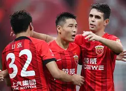 关于上海上港在主场逆转重庆斯威，豪取连胜的信息
